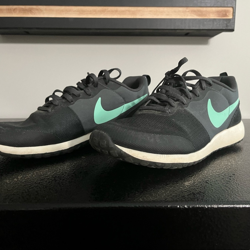 Nike size 9 maybe wore twice.